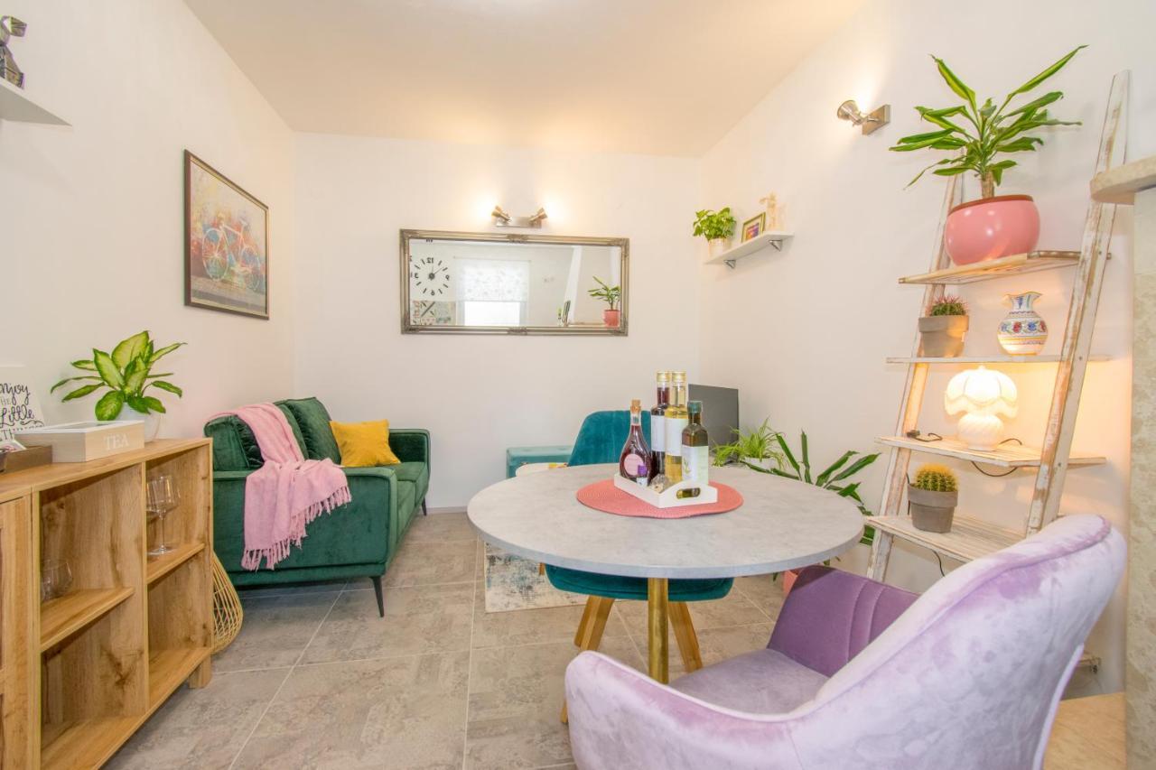Apartman Enjoy Ровин Екстериор снимка